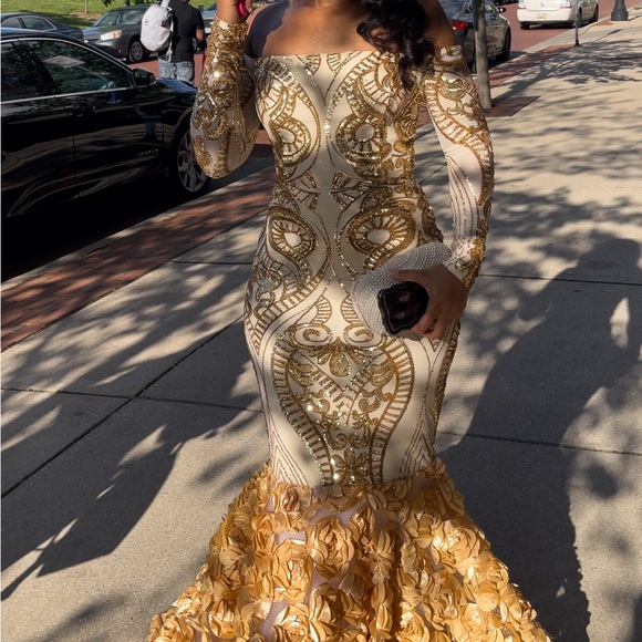 Prom dress gold and cream off the shoulders was redone at the waist and wrist - Picture 2 of 3